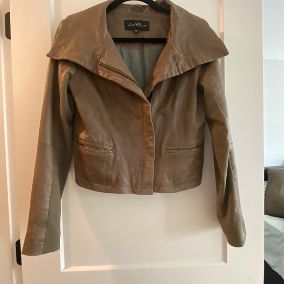 Leather jacket - Picture 3 of 3